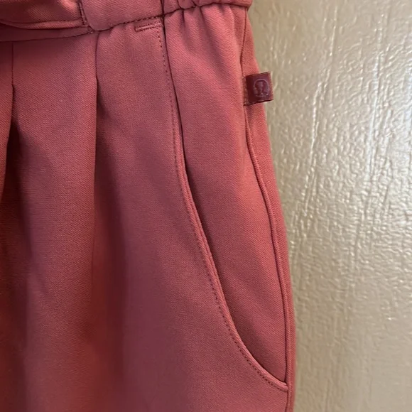 Lululemon - Picture 3 of 4